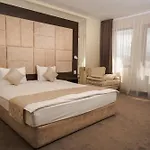 Family The View & Otel 3*