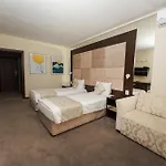 Family The View & Otel 3*
