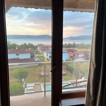 Family The View & Otel