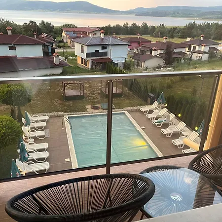 Family The View & Otel Tsigov Chark