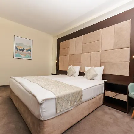 Otel Family The View &