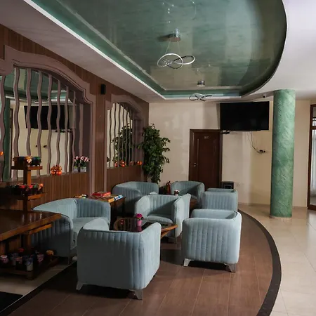 Family The View & 3* تسيغوف تشارك