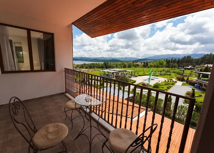 Family The View & 3* تسيغوف تشارك